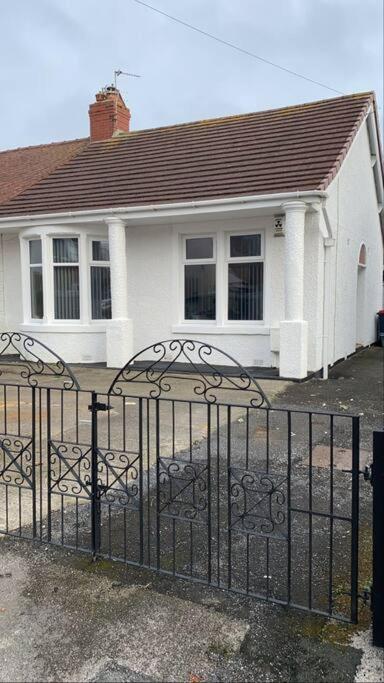 The Bungalow, Thornton-Cleveleys Villa Exterior photo